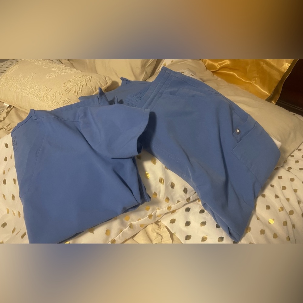 Figs scrubs